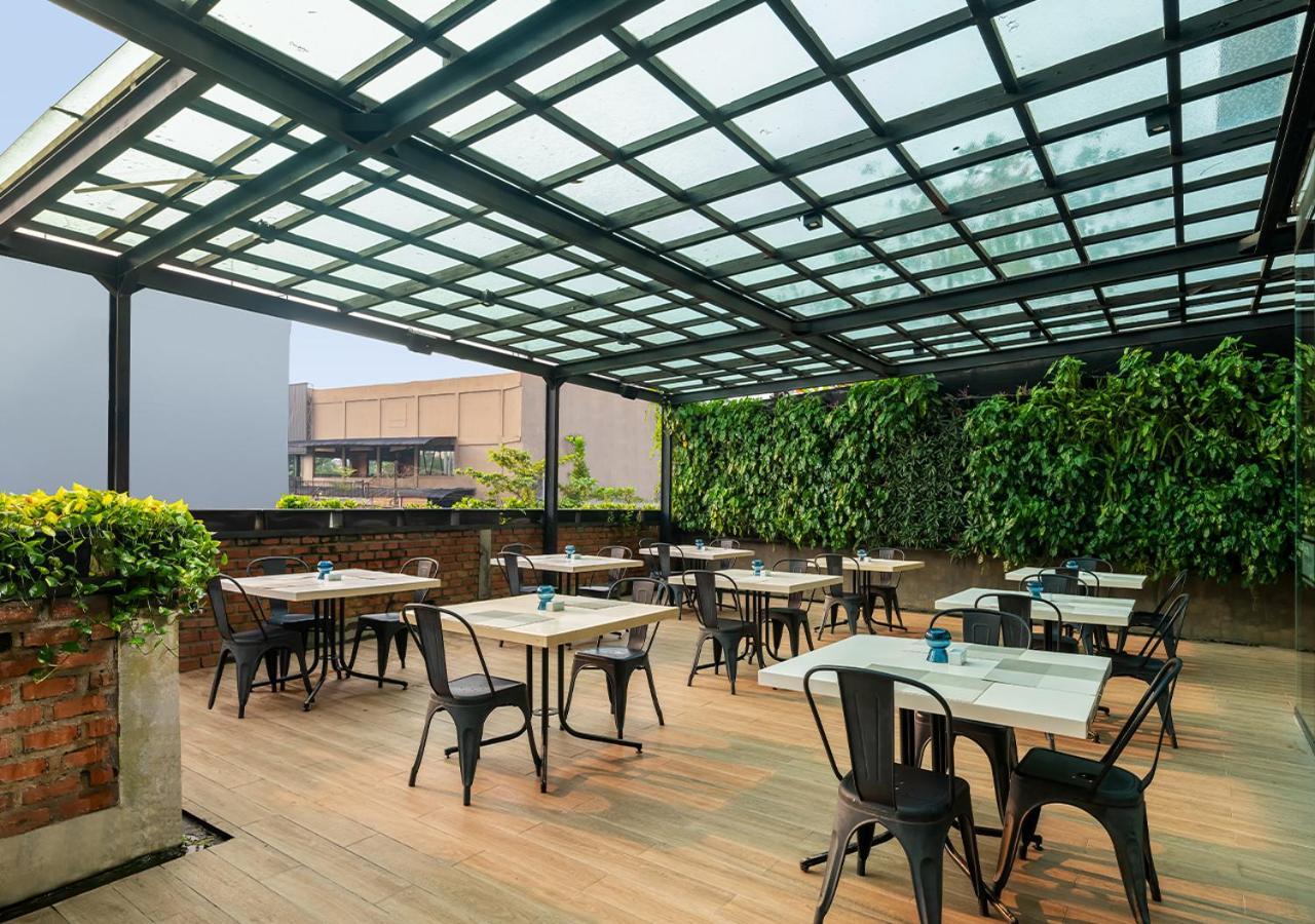 Prime Park Hotel & Convention Pekanbaru Exterior photo