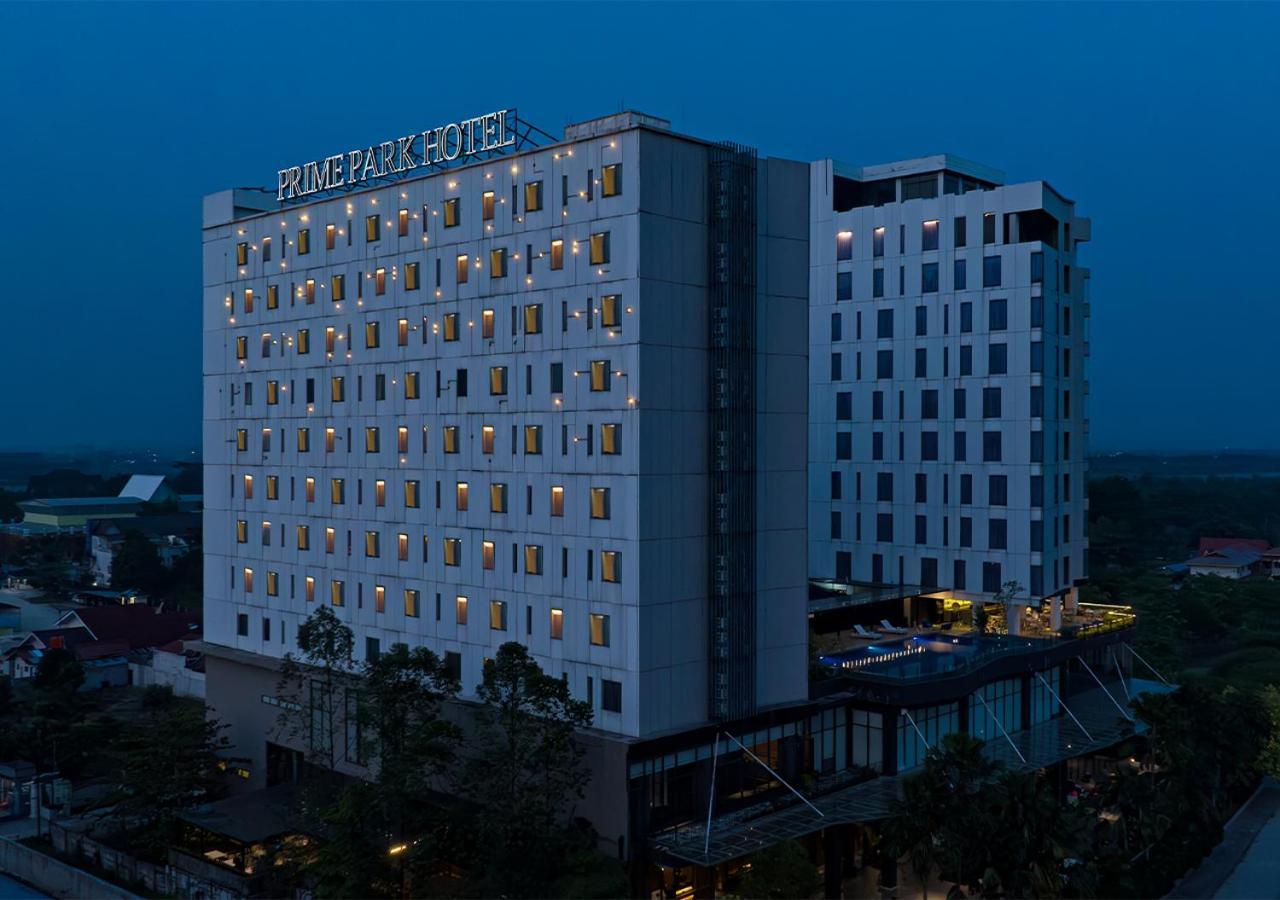 Prime Park Hotel & Convention Pekanbaru Exterior photo