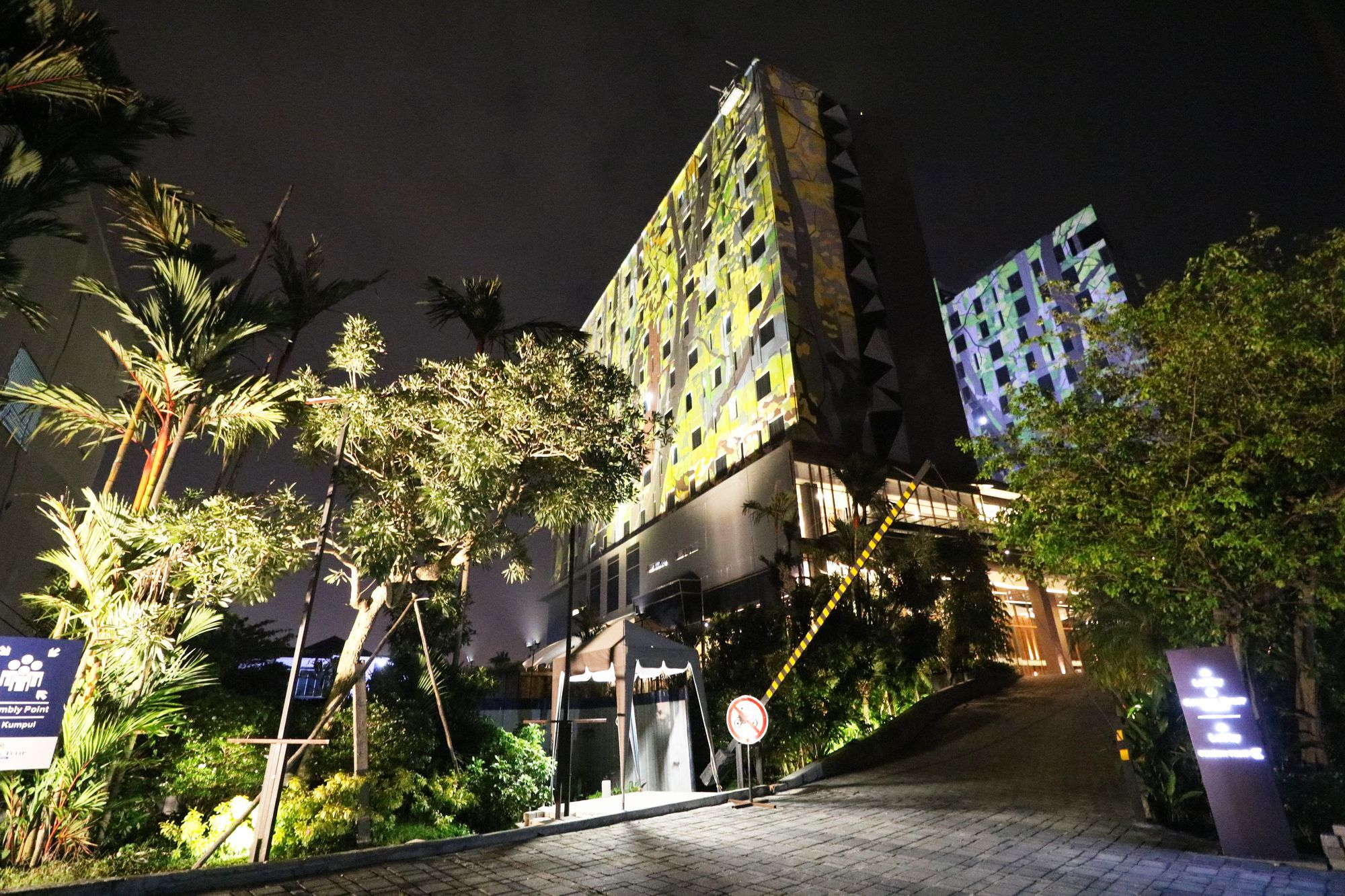 Prime Park Hotel & Convention Pekanbaru Exterior photo