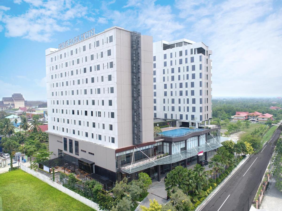 Prime Park Hotel & Convention Pekanbaru Exterior photo